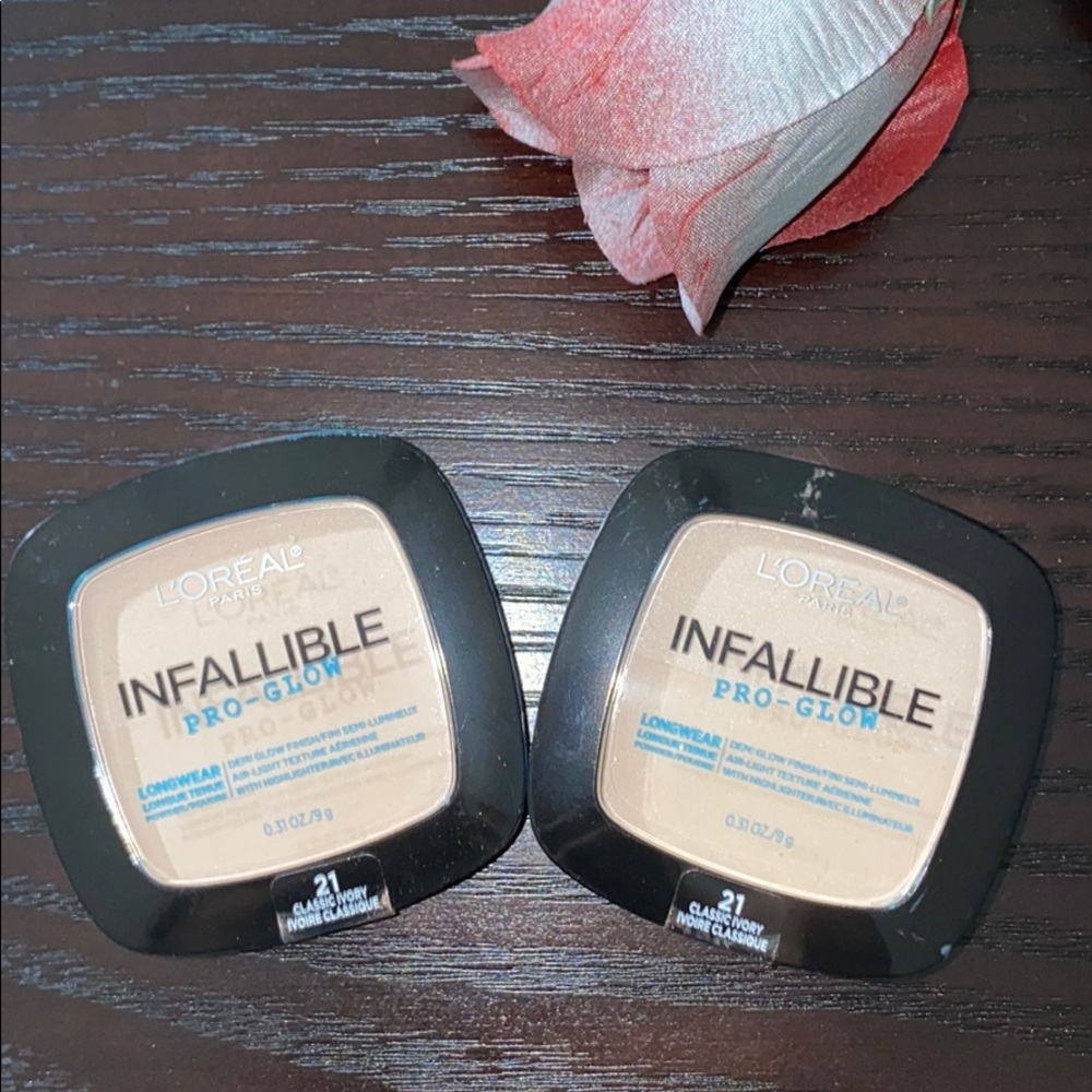 Infallible Pro Glow Powder